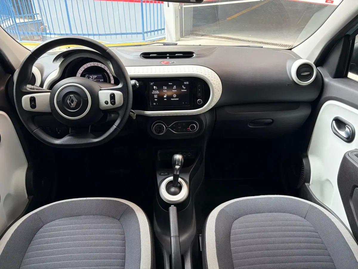Renault Twingo usata a Milano (14)