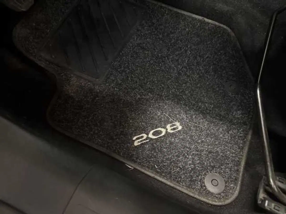 Peugeot 208 usata a Pistoia (20)