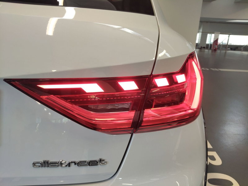 Audi A1 allstreet usata a Modena (19)