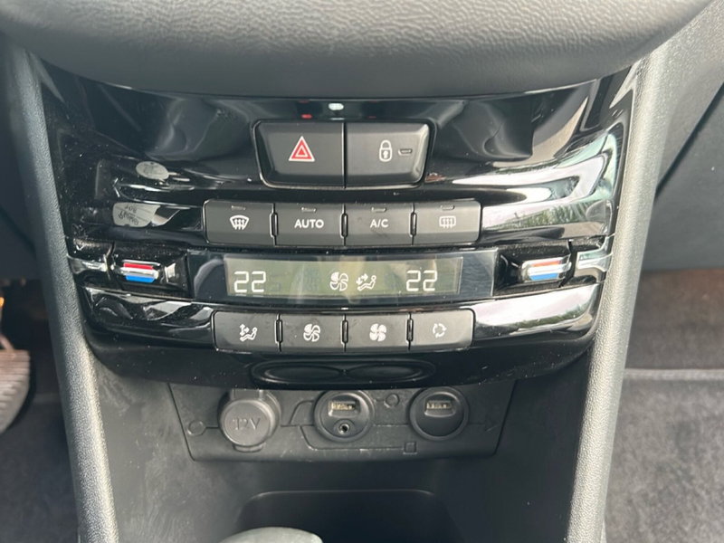 Peugeot 208 usata a Vercelli (19)