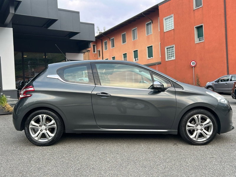 Peugeot 208 usata a Vercelli (8)