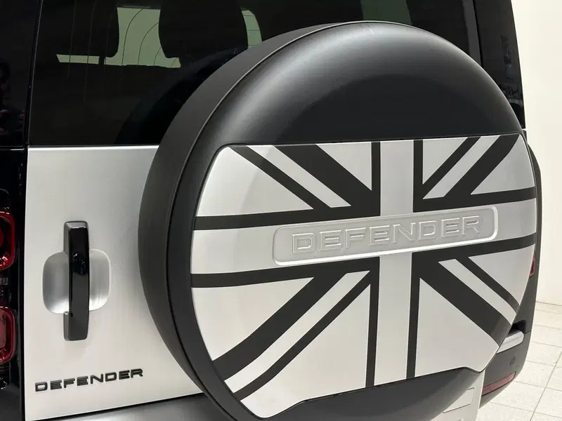 Land Rover Defender usata a Verbano Cusio Ossola (12)