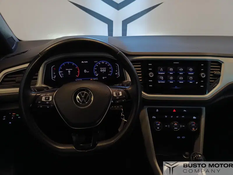 Volkswagen T-Roc Cabrio usata a Varese (11)