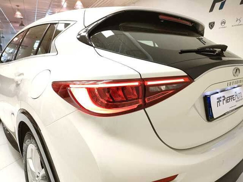 Infiniti Q30 usata a Teramo (9)
