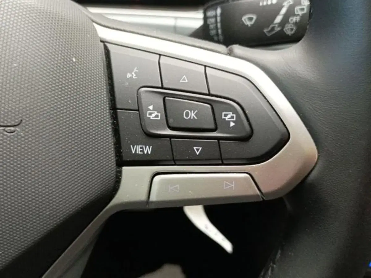 Volkswagen T-Roc usata a Milano (12)