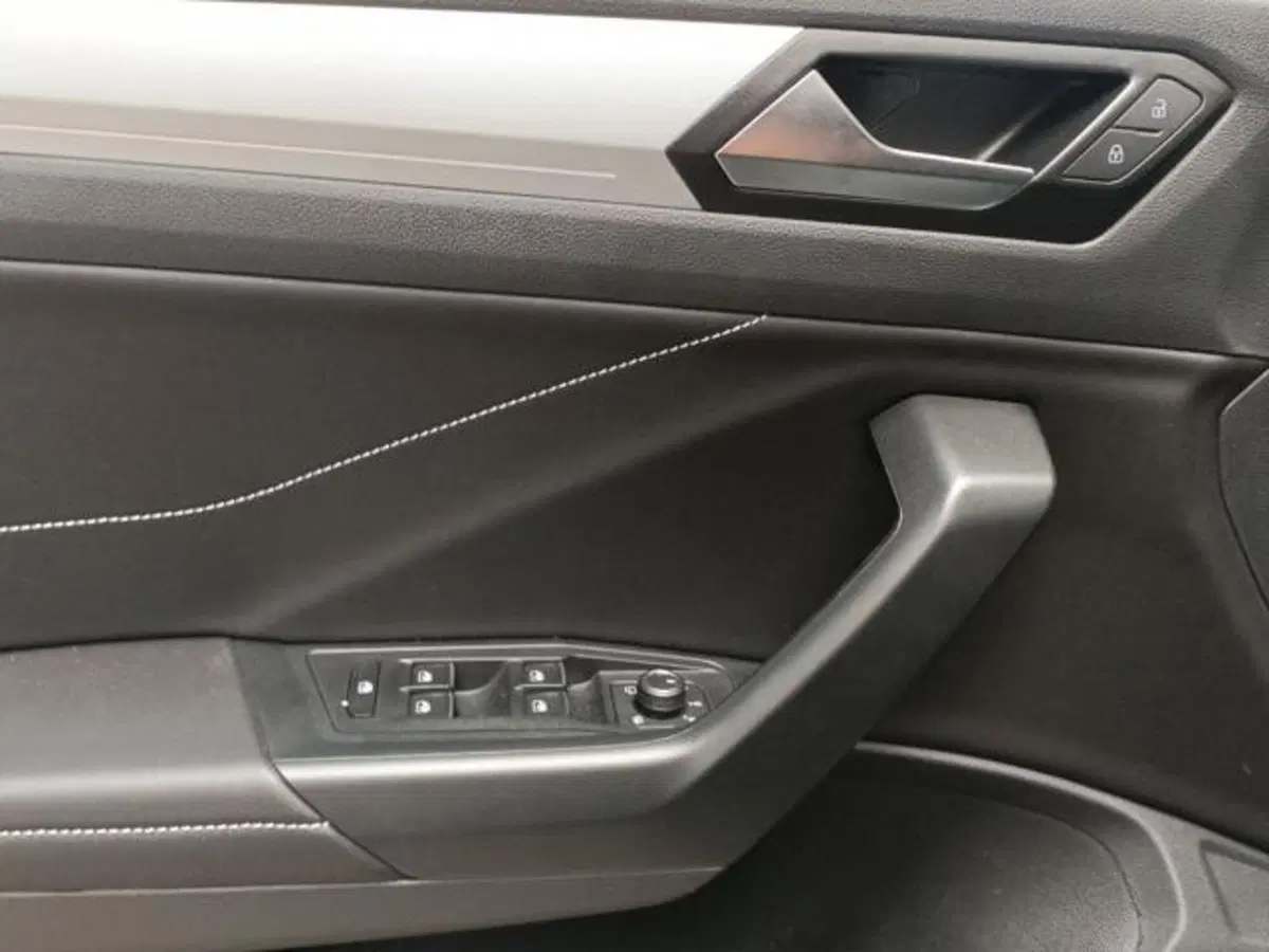 Volkswagen T-Roc usata a Milano (19)