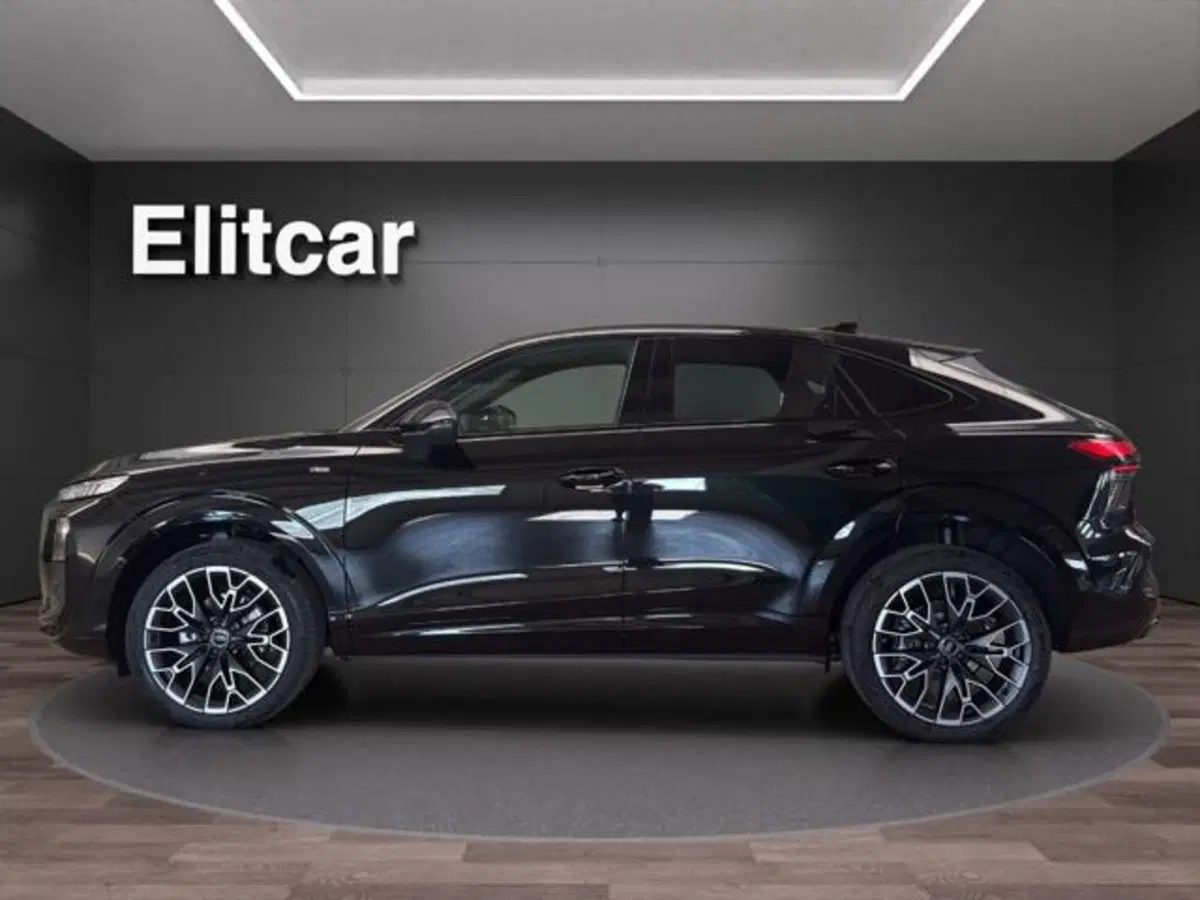 Audi Q3 Sportback nuova a Milano (6)