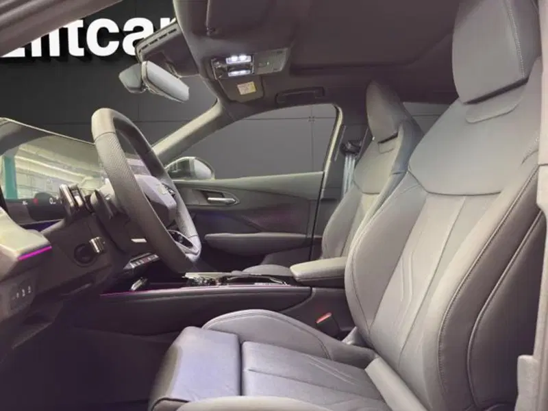 Audi Q3 Sportback nuova a Milano (12)
