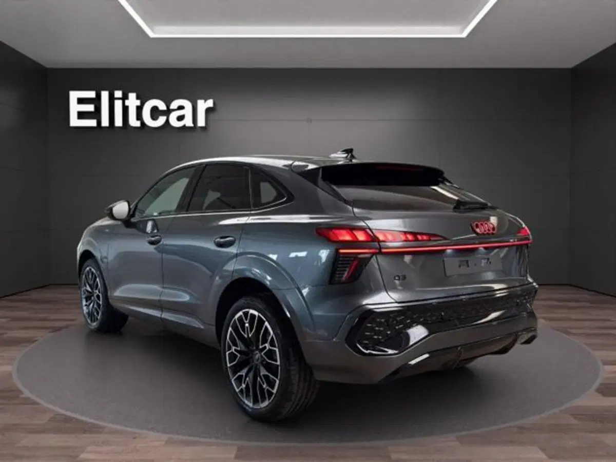 Audi Q3 Sportback nuova a Milano (9)