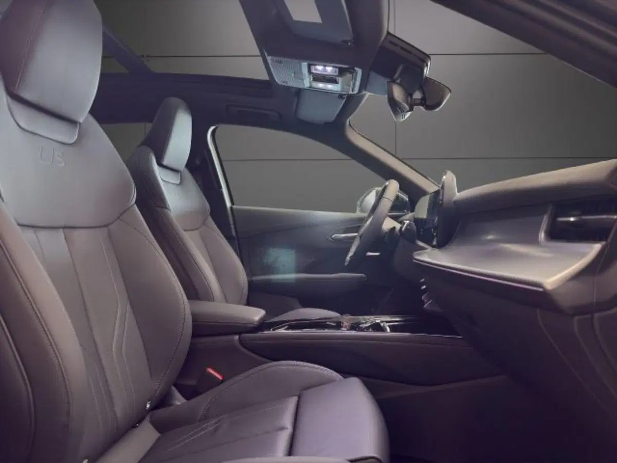 Audi Q3 Sportback nuova a Novara (17)