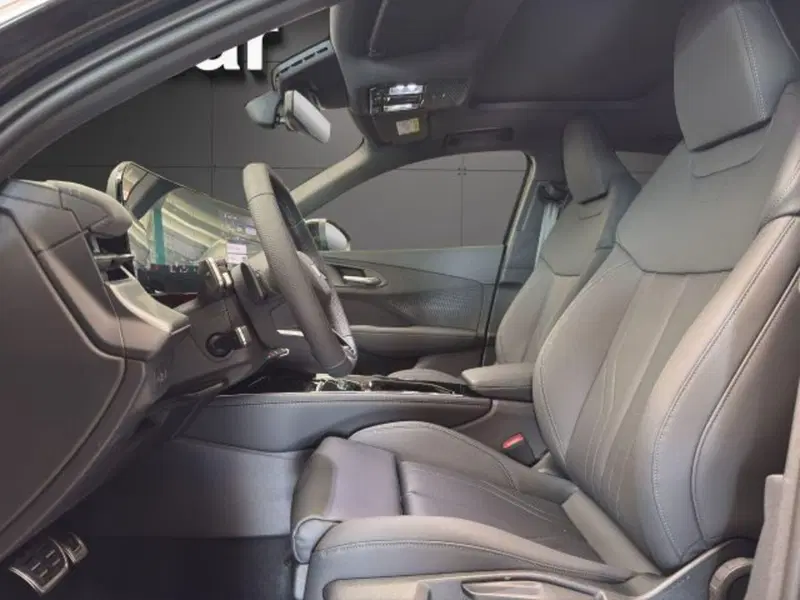 Audi Q3 Sportback nuova a Novara (9)
