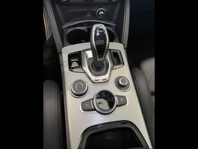 Alfa Romeo Stelvio usata a Caltanissetta (16)