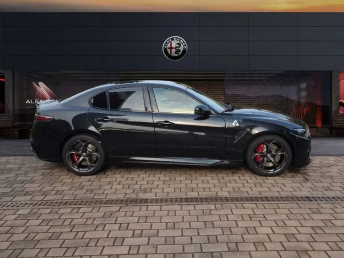 Alfa Romeo Giulia nuova a Monza e Brianza (4)