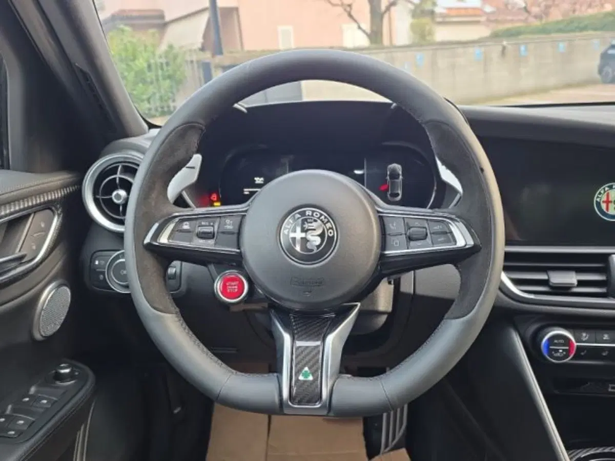 Alfa Romeo Giulia nuova a Monza e Brianza (9)