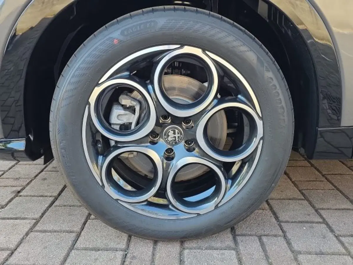 Alfa Romeo Tonale nuova a Monza e Brianza (13)