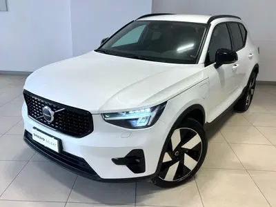Volvo XC40 T5 Recharge Plug-in Hybrid Inscription Expression del 2023 usata a Napoli
