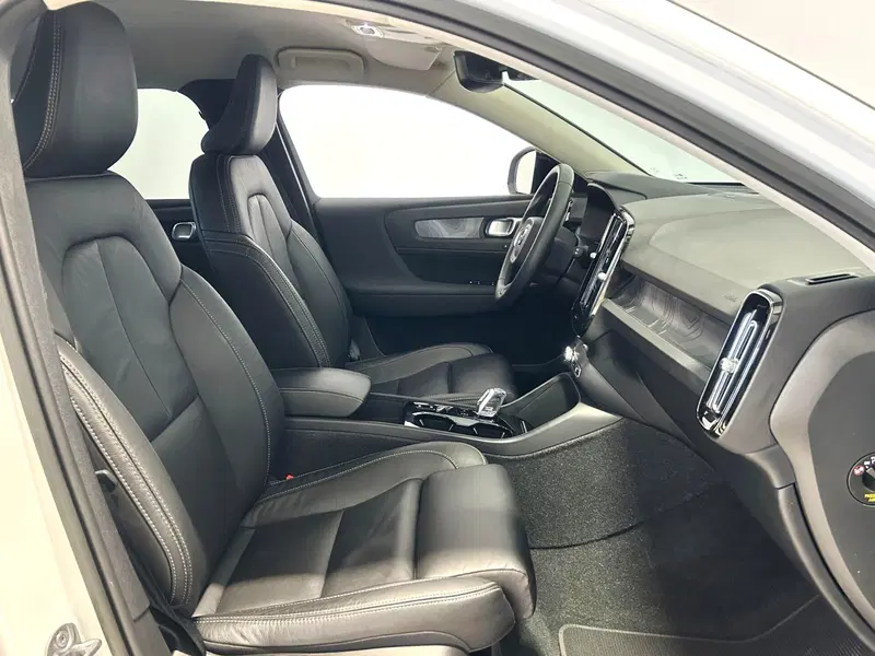 Volvo XC40 usata a Napoli (3)