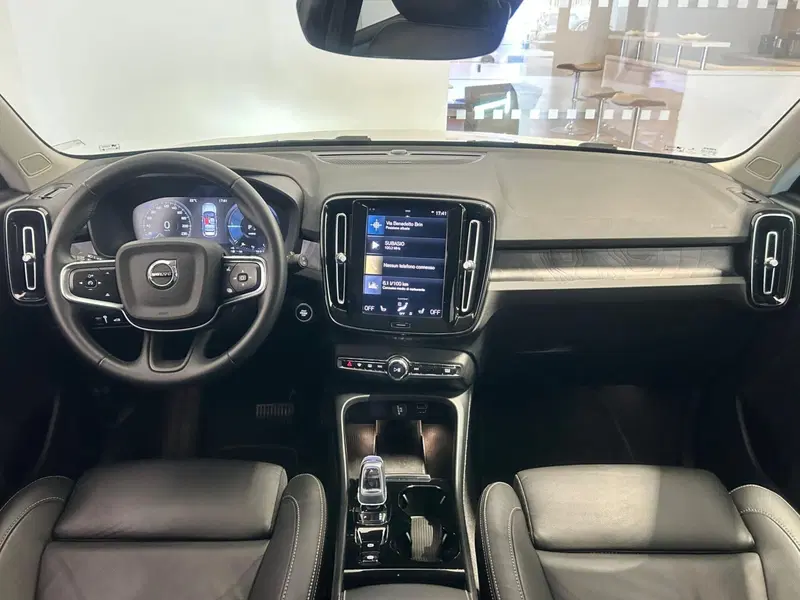 Volvo XC40 usata a Napoli (4)