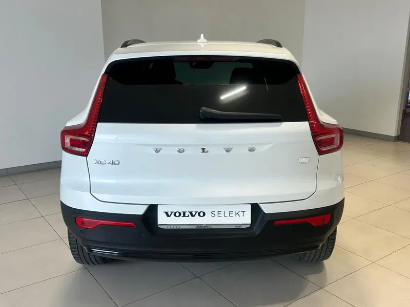 Volvo XC40 usata a Napoli (7)