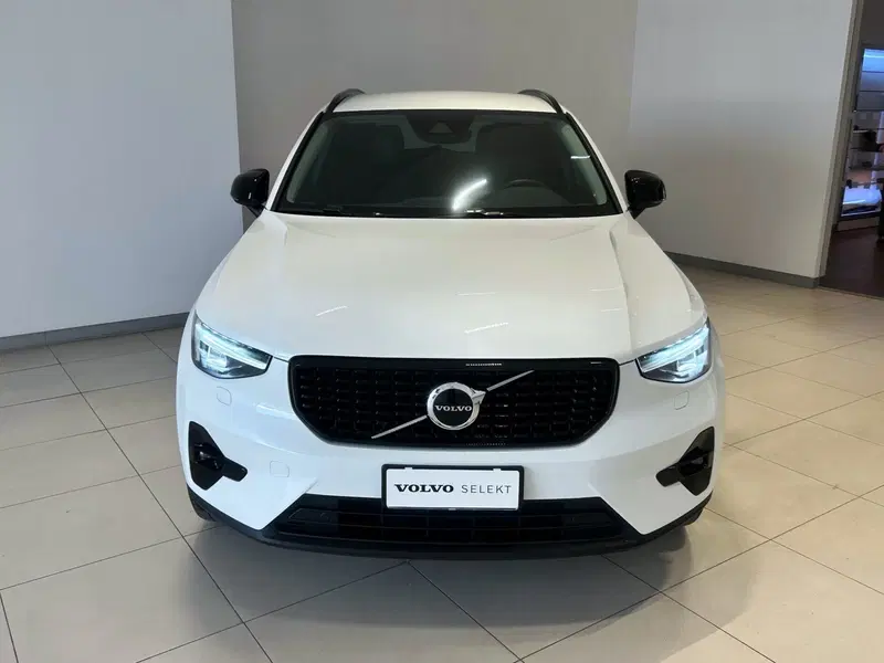 Volvo XC40 usata a Napoli (8)