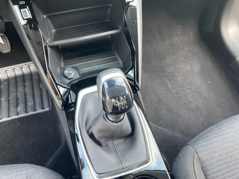 Peugeot 208 nuova a Torino (12)