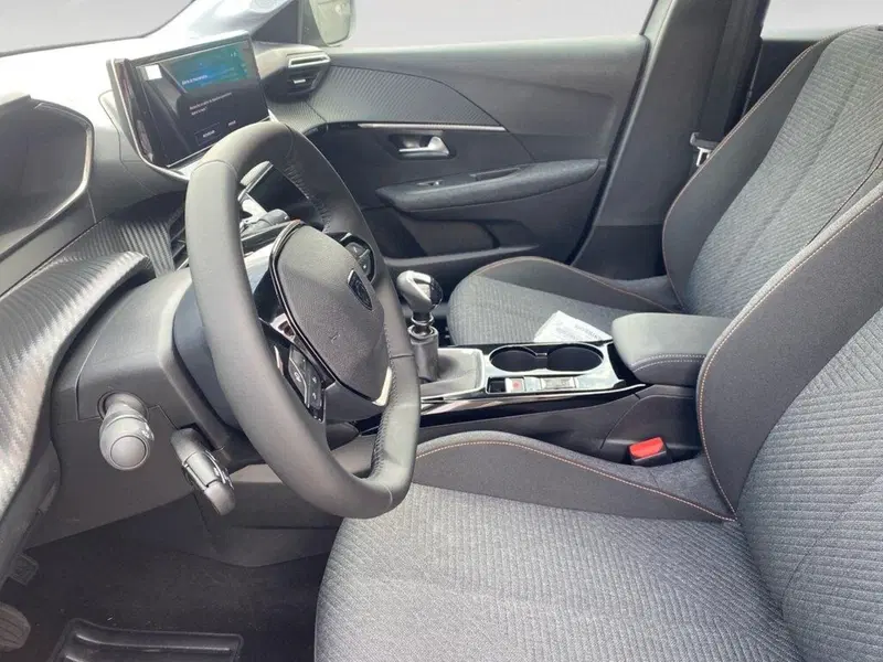 Peugeot 208 nuova a Torino (7)