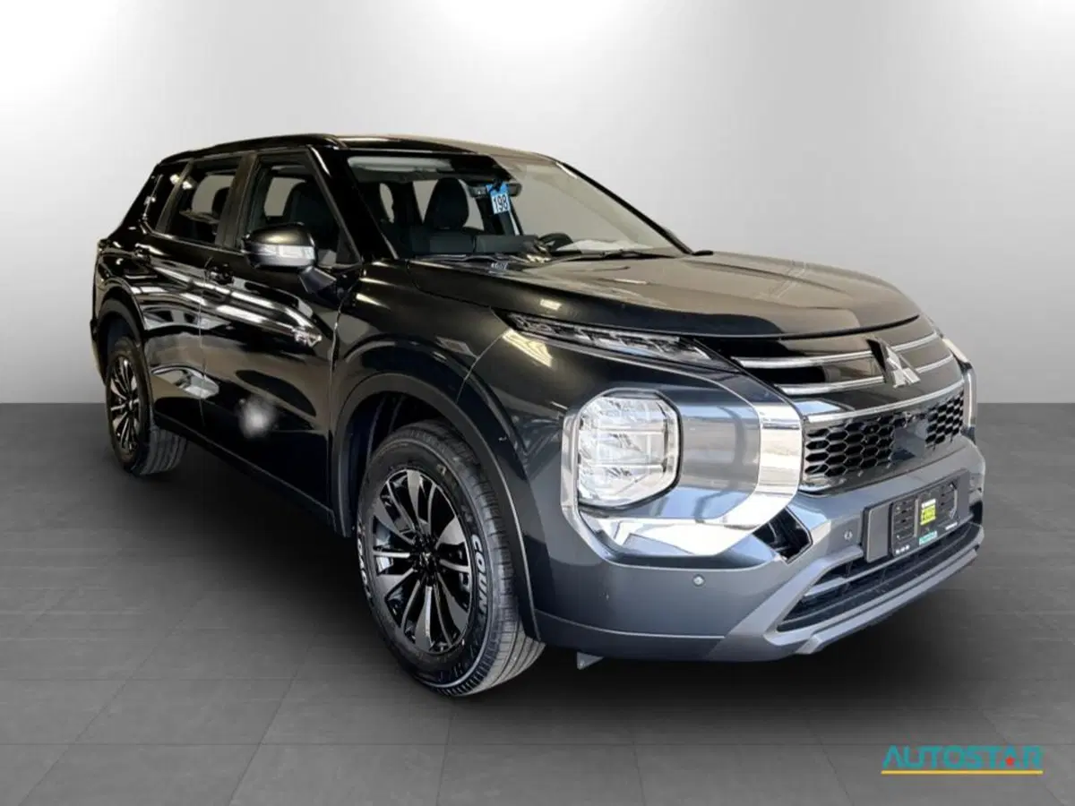Mitsubishi Outlander nuova a Piacenza (3)