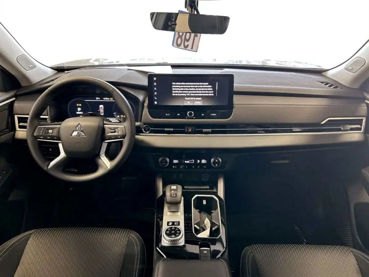 Mitsubishi Outlander nuova a Piacenza (8)