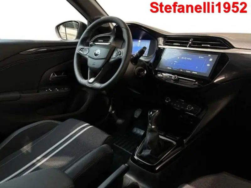Opel Corsa nuova a Bologna (15)