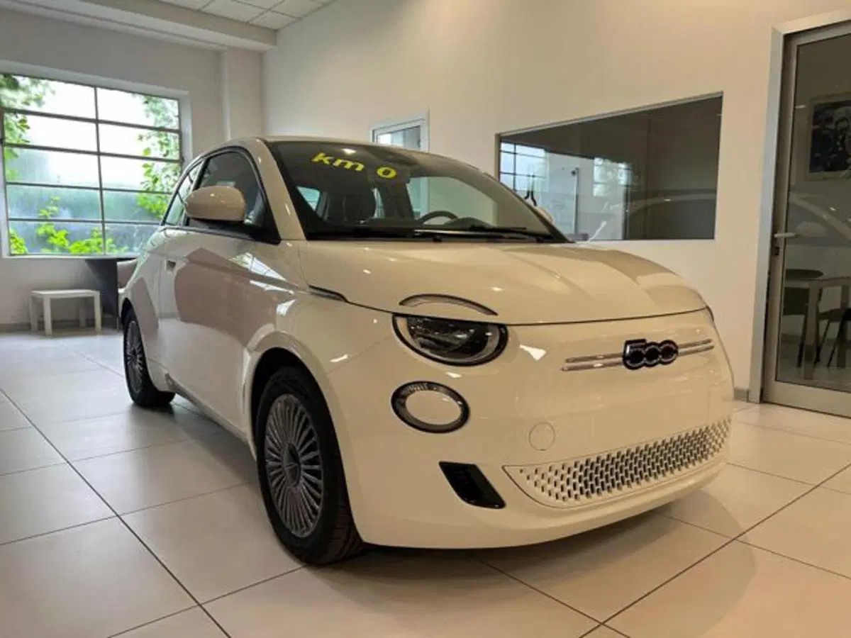 Fiat 500e nuova a Vercelli