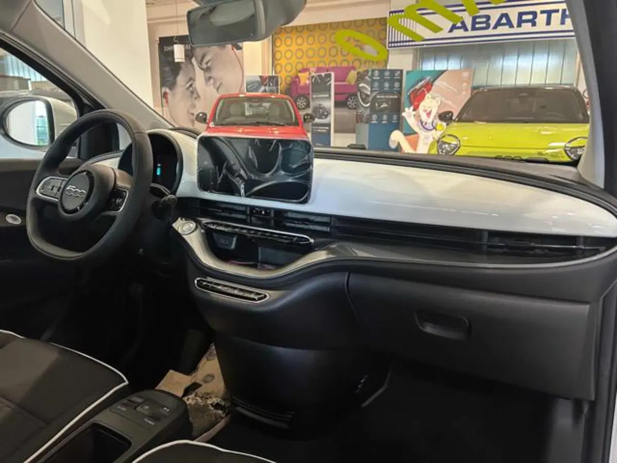 Fiat 500e nuova a Vercelli (10)