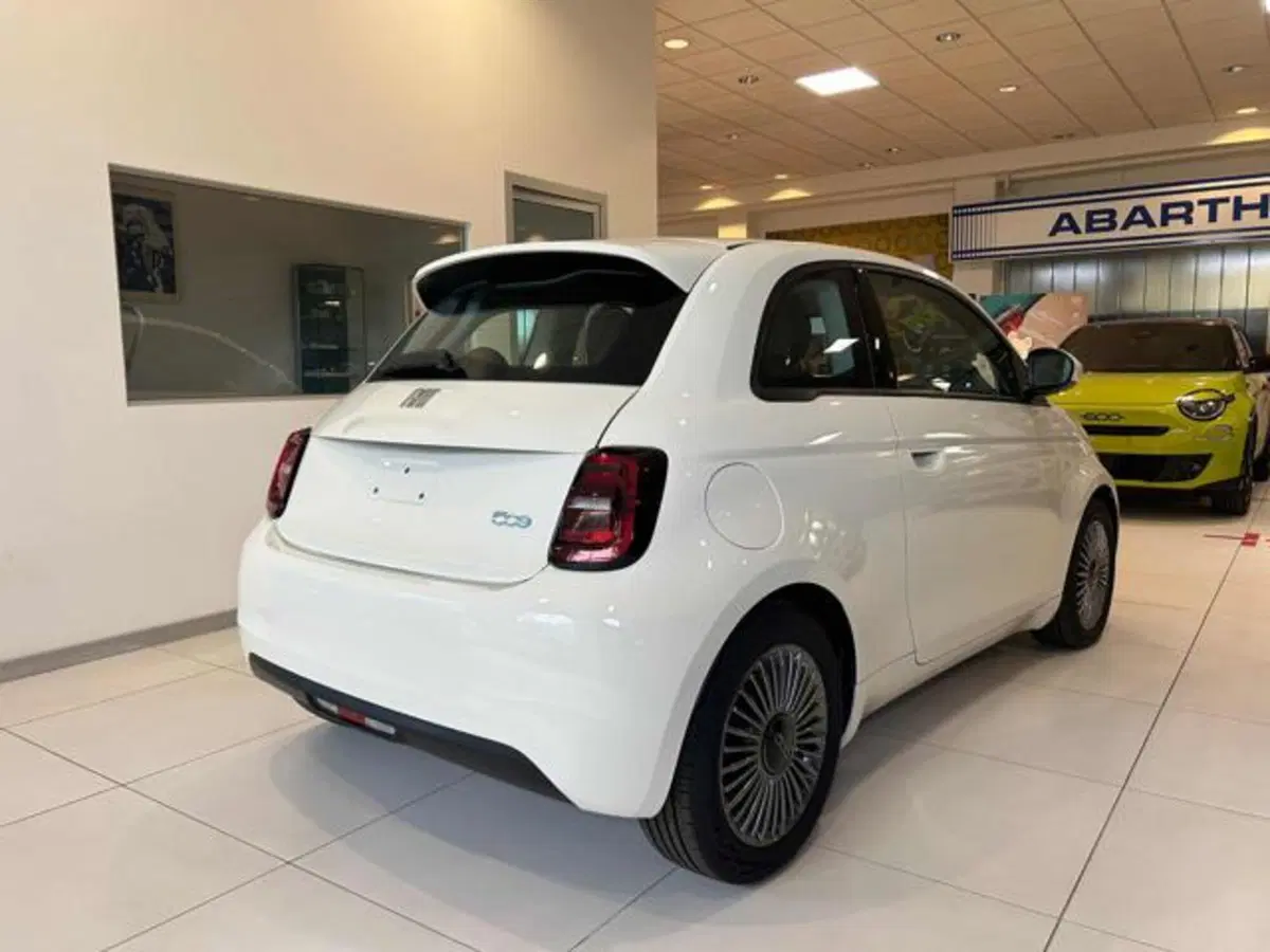 Fiat 500e nuova a Vercelli (2)