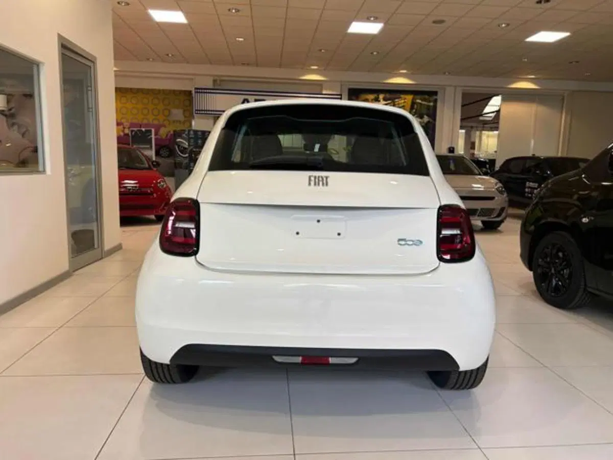 Fiat 500e nuova a Vercelli (4)