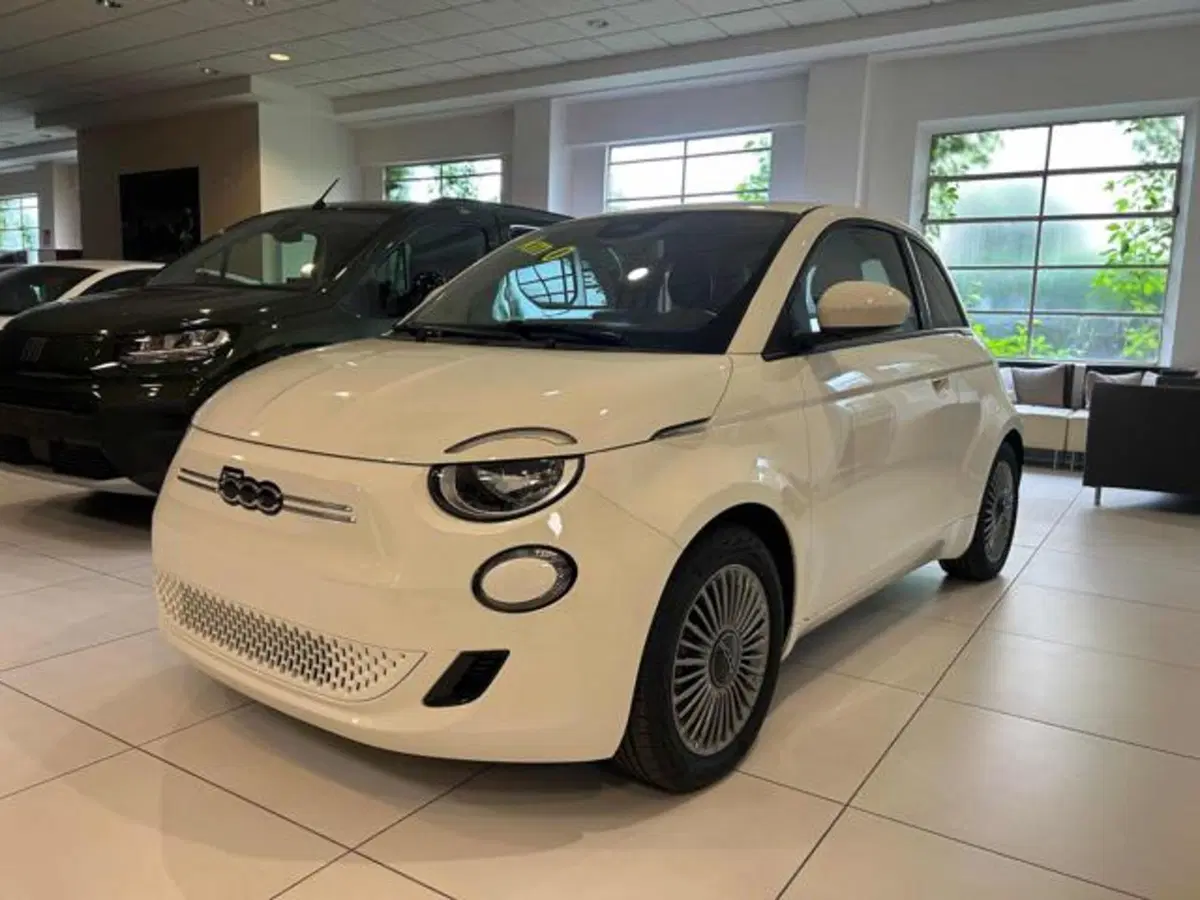 Fiat 500e nuova a Vercelli (6)