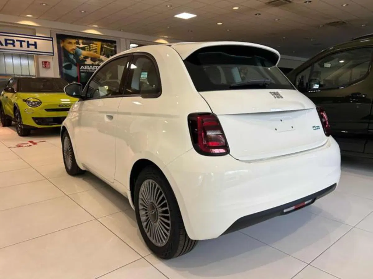 Fiat 500e nuova a Vercelli (7)