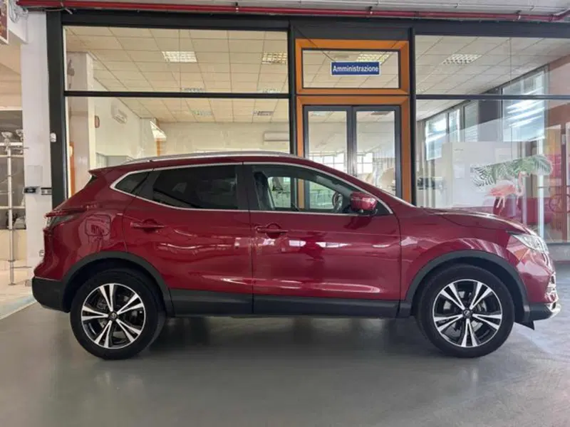 Nissan Qashqai usata a Vercelli (2)