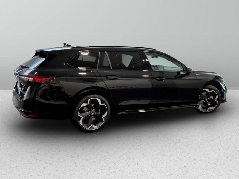 Skoda Superb Station Wagon nuova a Padova (5)