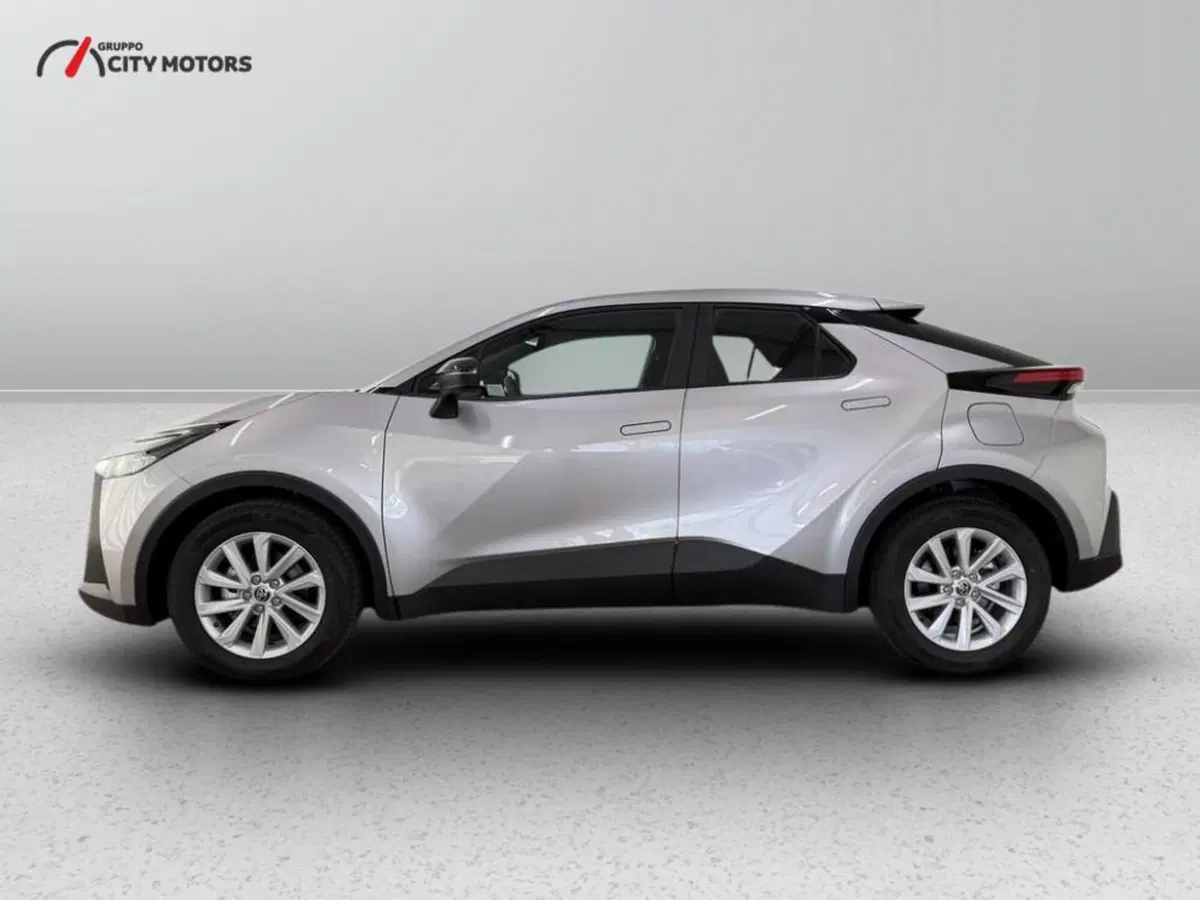 Toyota Toyota C-HR nuova a Monza e Brianza (3)