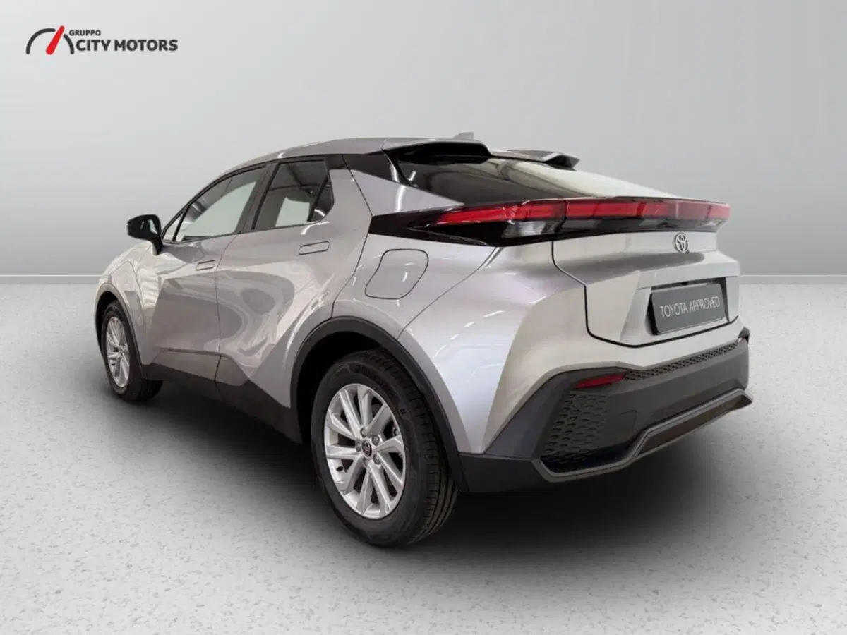 Toyota Toyota C-HR nuova a Monza e Brianza (4)