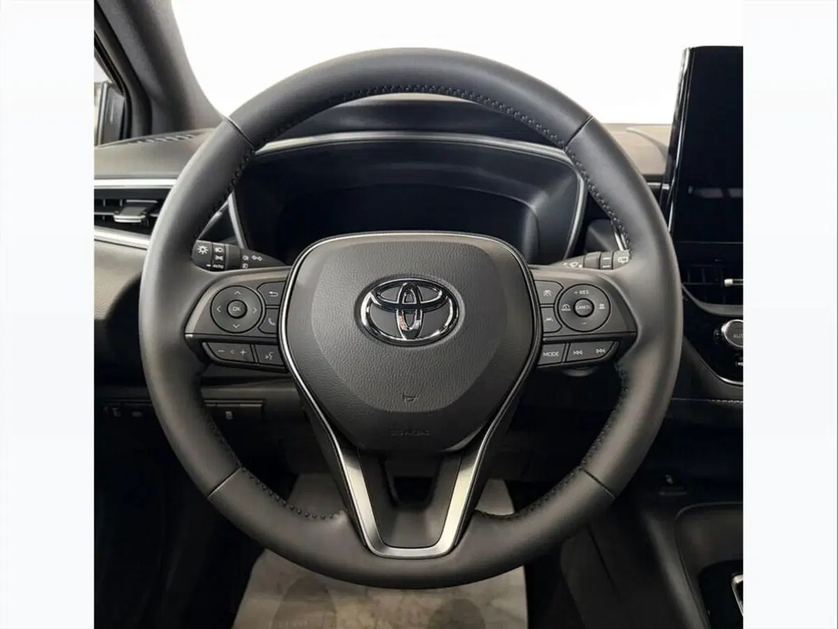 Toyota Corolla Touring Sports nuova a Monza e Brianza (7)