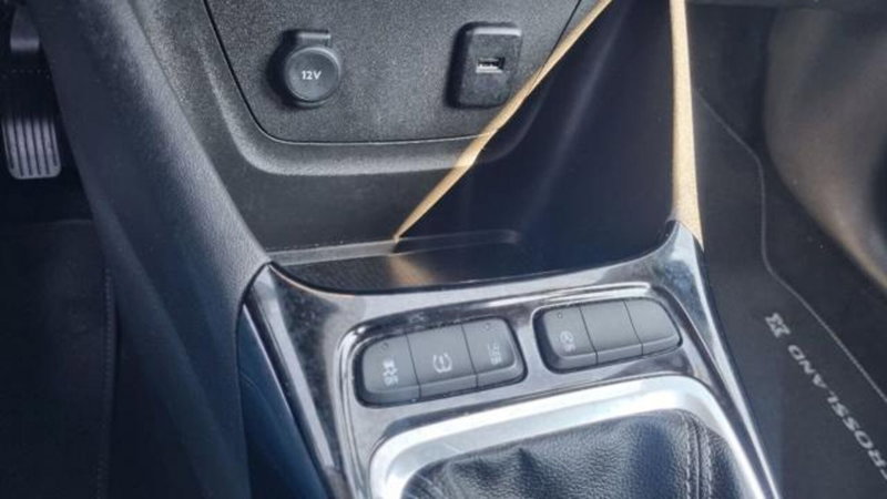 Opel Crossland X usata a Savona (11)