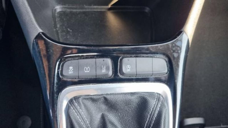 Opel Crossland X usata a Savona (12)