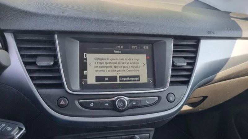Opel Crossland X usata a Savona (8)
