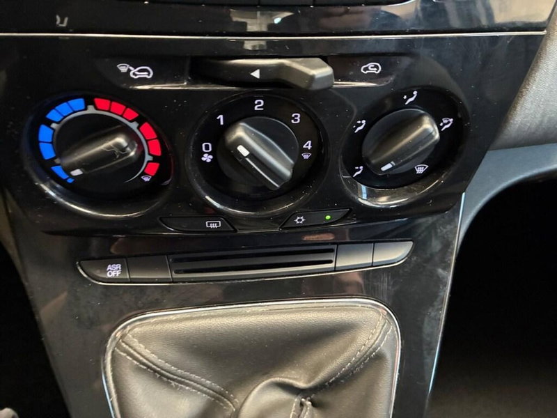 Lancia Ypsilon usata a Torino (10)