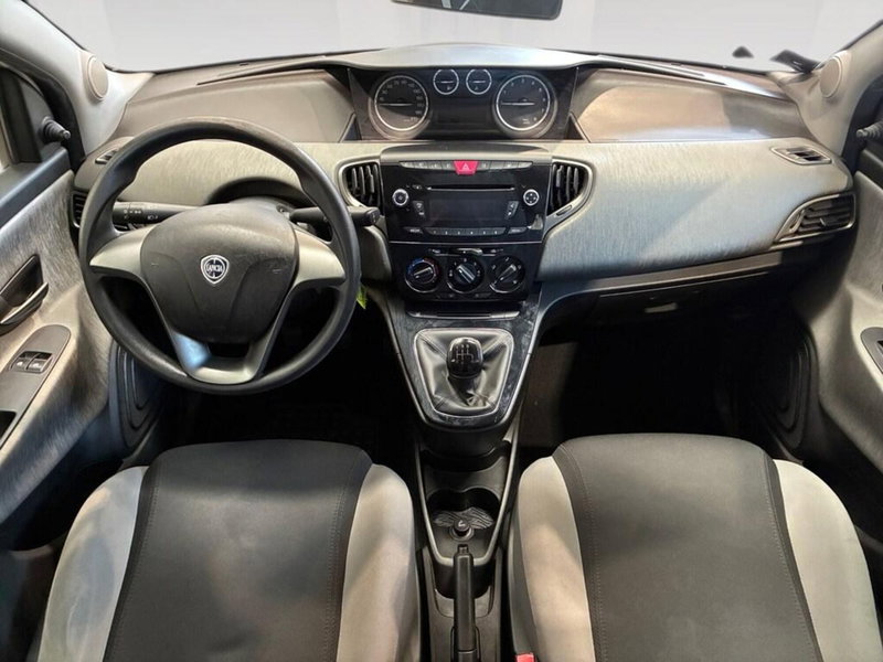 Lancia Ypsilon usata a Torino (5)