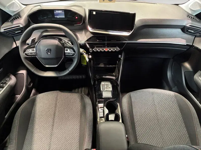 Peugeot 208 nuova a Torino (6)