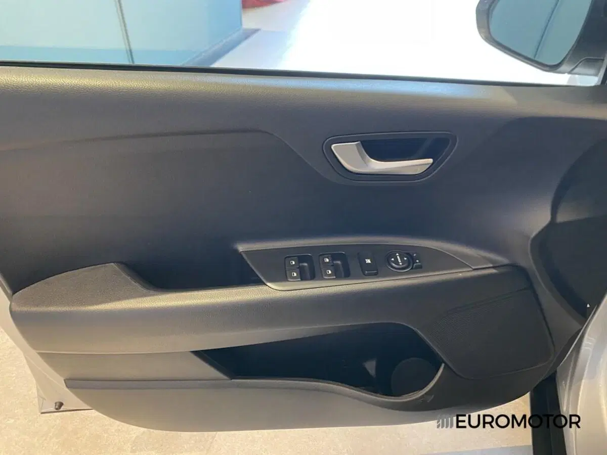 Kia Stonic usata a Bari (12)