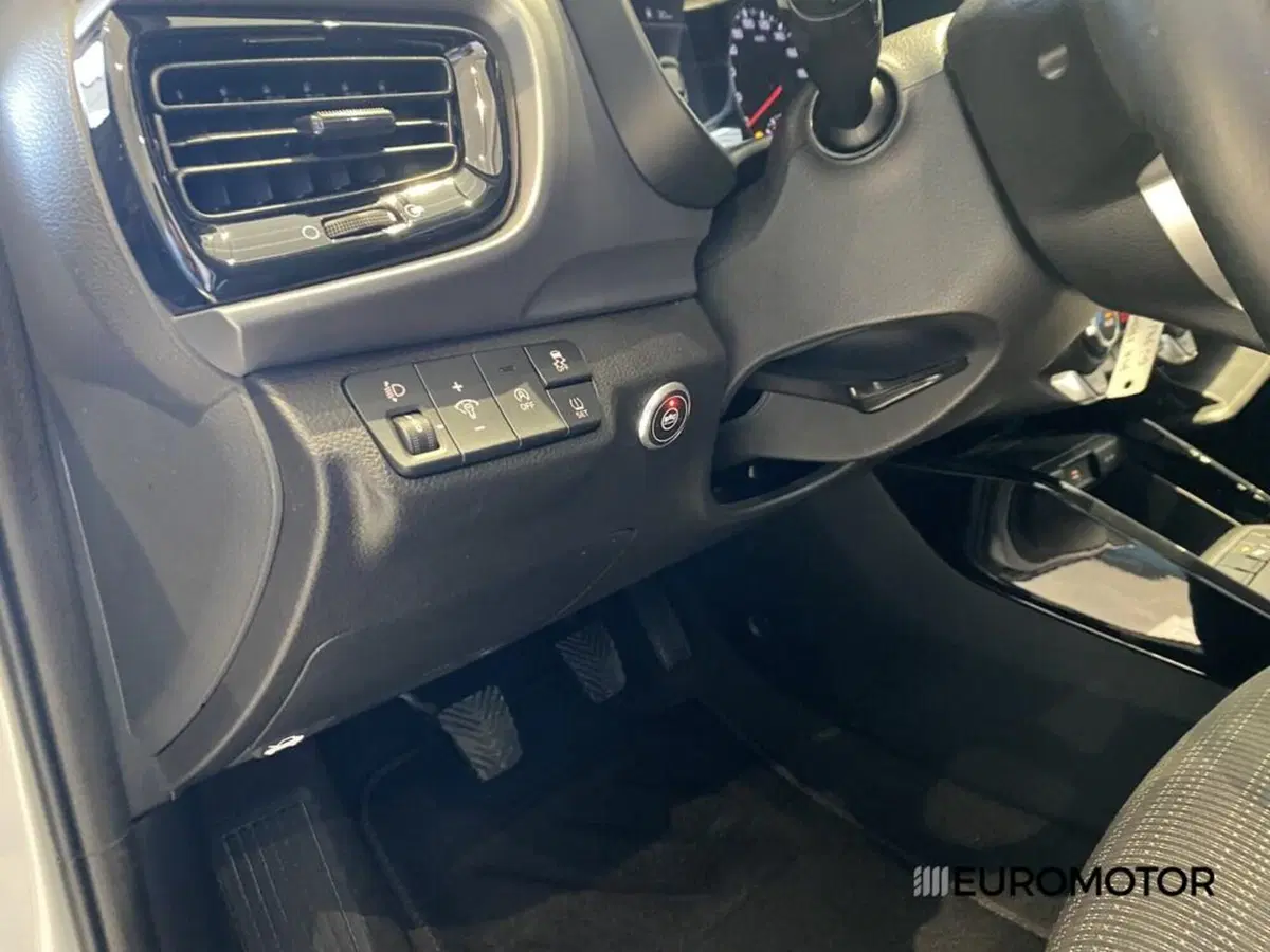 Kia Stonic usata a Bari (13)