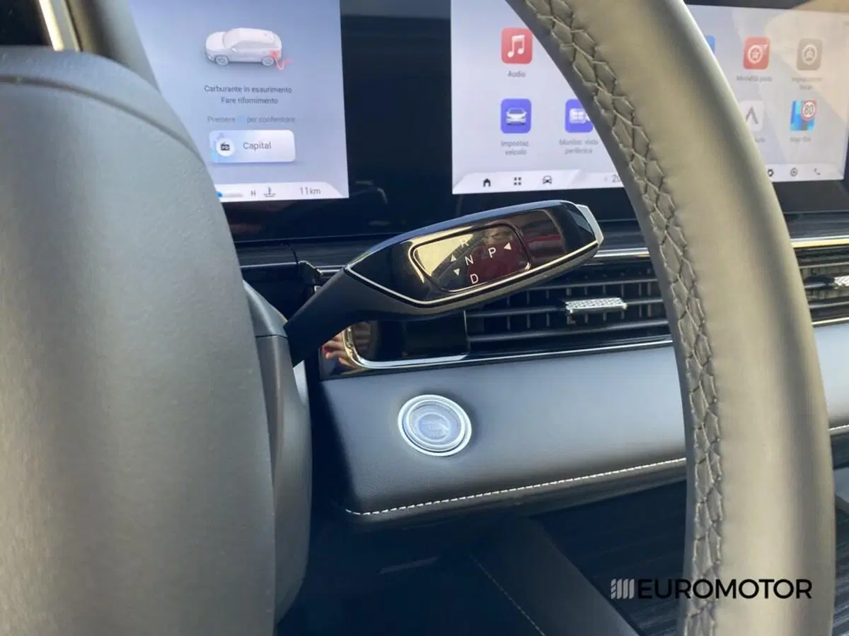 Omoda Omoda 5 SHS-H nuova a Bari (14)