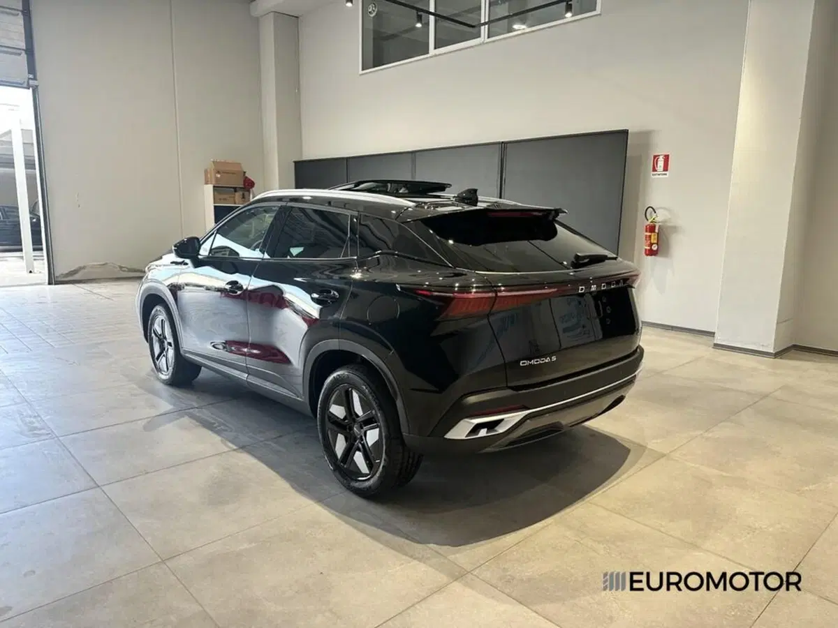 Omoda Omoda 5 SHS-H nuova a Bari (8)